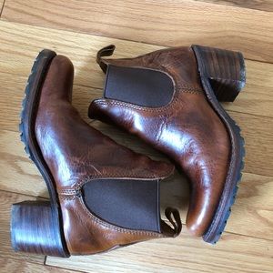 Frye Sabrina Chelsea Boots